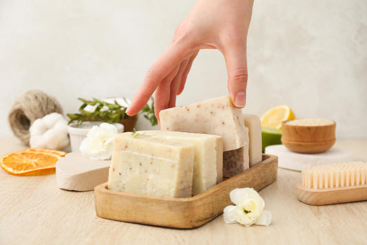 Secretul unei pieli luminoase. Cum ajută ingredientele organice la regenerarea tenului