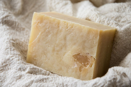 Săpun natural cu suc de piersică, 110gr(+/- 10gr) image 2