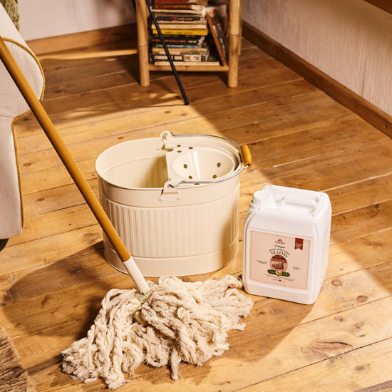 Detergent natural pentru podele de lemn cu ulei esențial de Ylang-Ylang, 5L comanda online